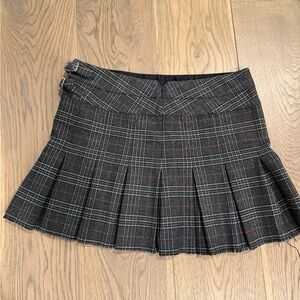 Plaid Pleated Mini Skirt with Buckle Detail – Size 6